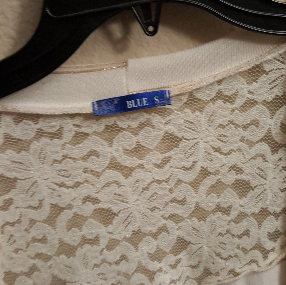 Pretty blouse size small